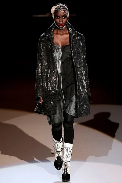 Look 1